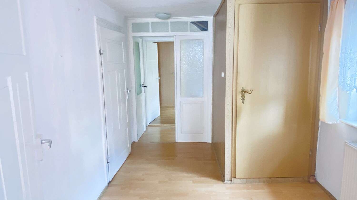 Immobilie in Panschwitz-Kuckau - Panćicy-Kukow - Historisches Familienhaus am Klosterwasser mit Balkon und Gartenfreude - Bild 0