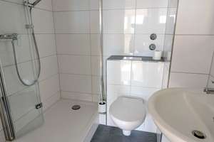 ** ESSEN-BORBECK ** NAH AM SCHLOßPARK ++ RENOVIERTE ++2 ZIMMER ++ DACHGESCHOß ++ 2.ETAGE ++ – Die vollständige Adresse der Immobilie erhältst du vom Anbieter., 45355 Borbeck-Mitte, Essen – Vorschaubild 9