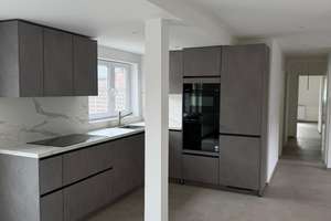 Sanierte 3-Zimmer-Dachgeschosswohnung mit Balkon & neuer Einbauküche – Erstbezug nach Sanierung