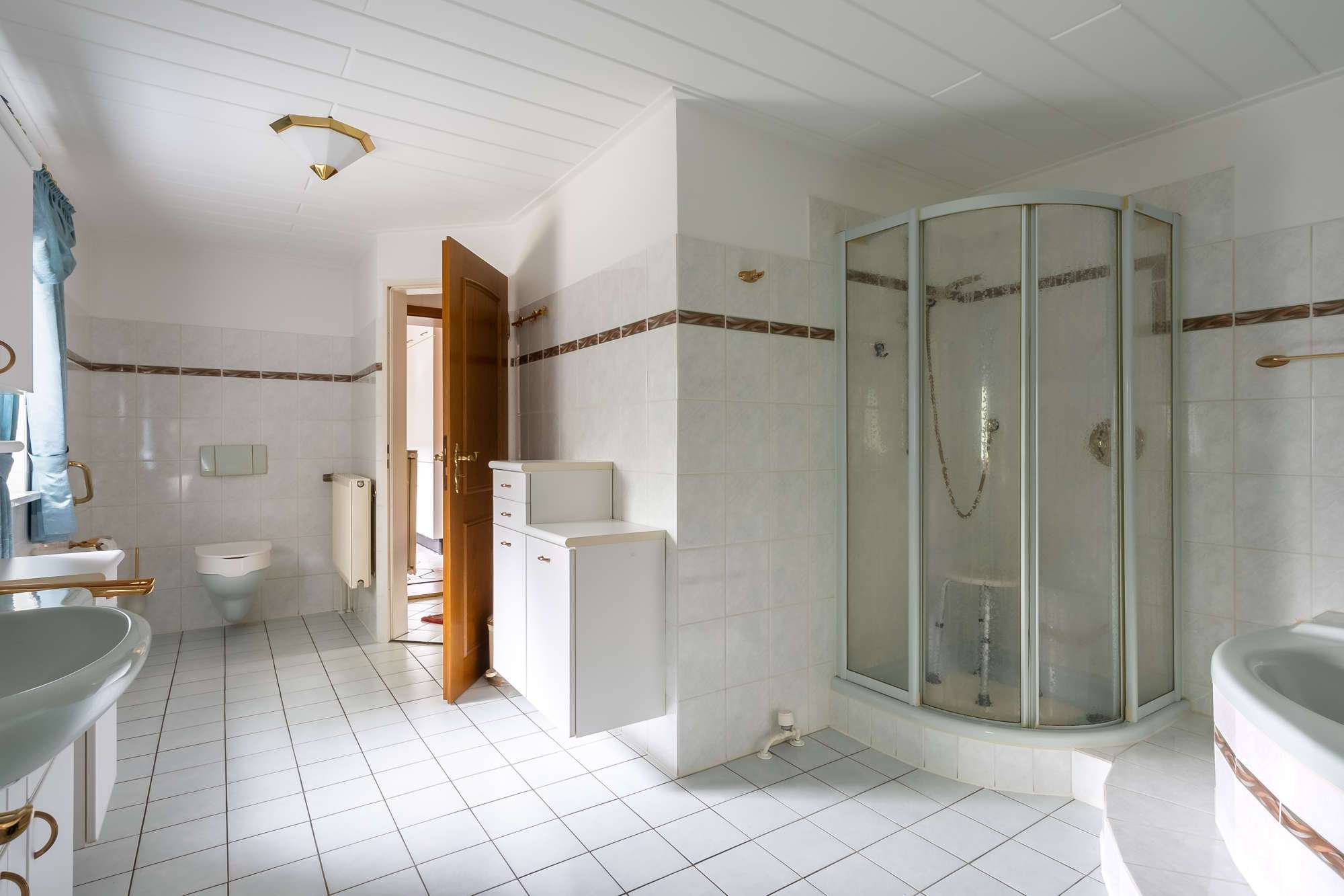 Immobilie in Achim - Bremen: Zweifamilienhaus mit Potenzial – Vermietete Wohnung & frei zur Selbstnutzung! Obj.8692 - Bild 2