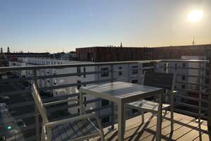 Wunderschöne möblierte, helle 2-Zi-Whg. mit EBK 4. OG Südbalkon mit unverbautem Blick – Erich-Nehlhans-Straße 25, 10247 Prenzlauer Berg, Berlin – Vorschaubild 13