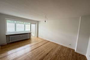 wunderschöne 4 Zimmer Wohnung mit großer Loggia.