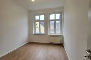 Geschmackvolle und geräumige 3-Raumwohnung + große Wohnküche + Parkplatzanmiet. mögl. + EBK-Option! – Alt Salbke 69, 39112 Magdeburg – Vorschaubild 4