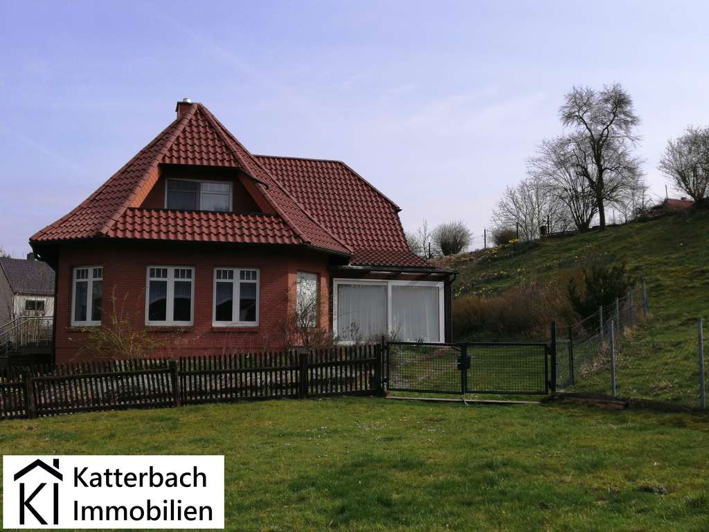 Immobilie in Delligsen - Freistehendes Ein- bis Zweifamilienhaus mit großem Grundstück in Kaierde bei Delligsen - Bild 0