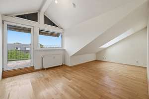 *Charmante Dachgeschosswohnung direkt am Rhein mit Außenstellplatz* – 50735 Niehl, Köln – Vorschaubild 5