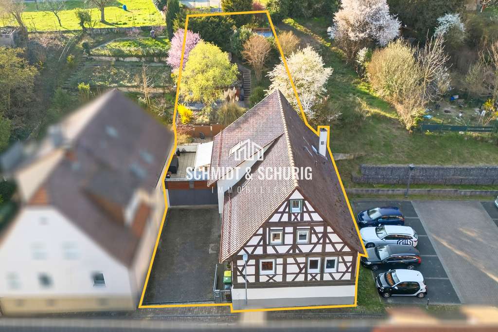 Immobilie in Königsbach-Stein - Zweifamilienhaus mit Garten und Vermietungspotenzial in ruhiger Lage - Bild 2