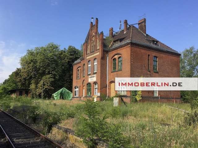 IMMOBERLIN.DE - Historischer Bahnhof mit Nebengebäude & großartigem Potenzial für Wohnen & Arbeiten, Teltow Fläming Kreis – Bild 2