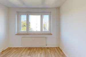 Lichterfüllte 3-Raum-Wohnung mit Balkon – Arthur-Strobel-Str. 80, 9127 Gablenz, Chemnitz – Vorschaubild 3