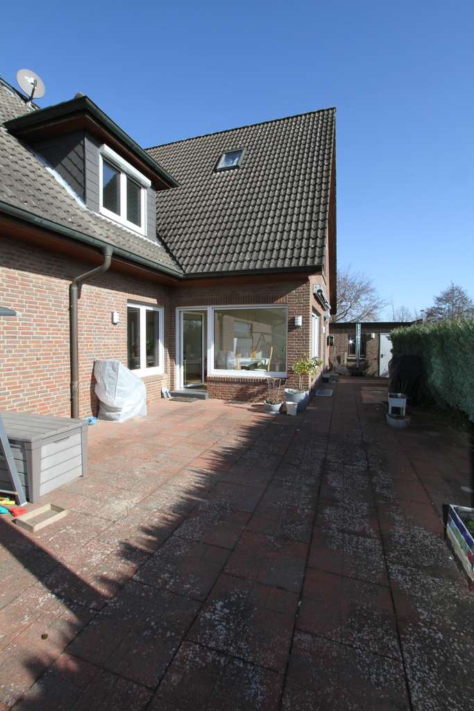 Immobilie in Steinburg - Einzigartiges Raumwunder am Feldrand: Doppelhaushälfte mit enormen Potenzial für die große Familie - Bild 2