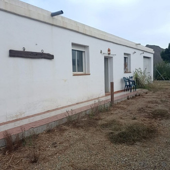 BUNGALOW MIT GRUNDSTÜCK IN CANTORIA ALMERÍA