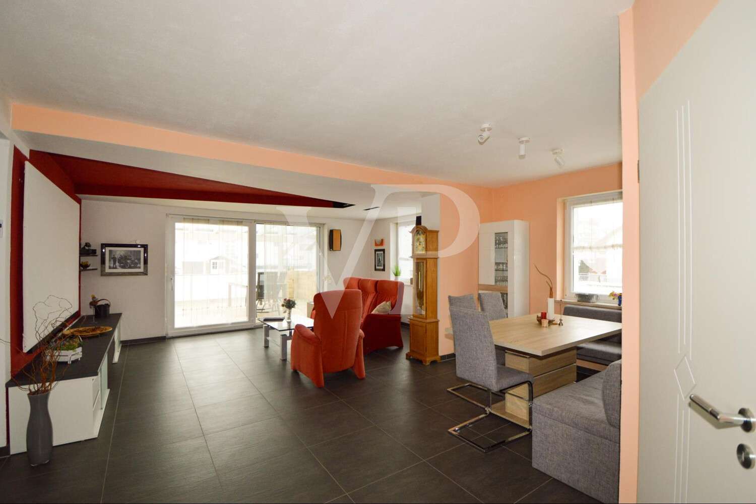 Immobilie in Vohburg an der Donau - Großzügiges Zweifamilienhaus mit Gartenvielfalt und modernem Wohngefühl - Bild 7