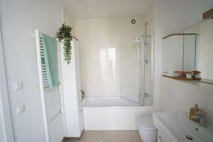 Olympia Wohn Park - ruhige moderne 3 Zimmer-Wohnung mit Loggia - U-Bahn Nähe U 3 – 80809 Am Riesenfeld, München – Vorschaubild 12