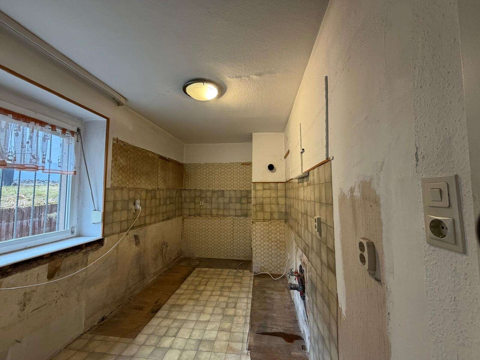 Immobilie in Otterberg - ** Handwerkerhaus ** Sanierungsbedürftiges Haus zum fairen Preis - Bild 3