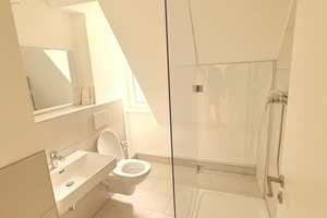 *Kernsaniert 3-Zimmer DG links - Stuttgarter Lehenvirtel mit edler Küche und Waschmaschine! – Römerstraße 64, 70180 Stuttgart – Vorschaubild 3
