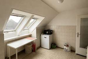 Helles, möbliertes 16 m² WG-Zimmer in Stuttgart-Vaihingen – Nähe Uni & HdM – Häfnerstraße 2, 70563 Heerstraße, Stuttgart – Vorschaubild 6