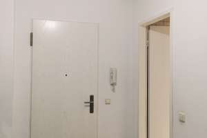 2-Zimmer-Wohnung mit Balkon in zentraler Lage von Eicken – Bayern 5, 41063 Eicken, Mönchengladbach – Vorschaubild 3