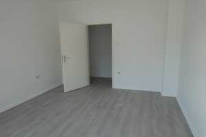 3-Zimmer-Wohnung neu renoviert – Untere Marktstrasse 7, 44789 Bochum – Vorschaubild 3