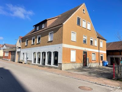 Attraktives Mehrfamilienhaus mit Gewerbe, Ausbaupotenzial & Baugrundstück in Top-Lage von Bad Friedr