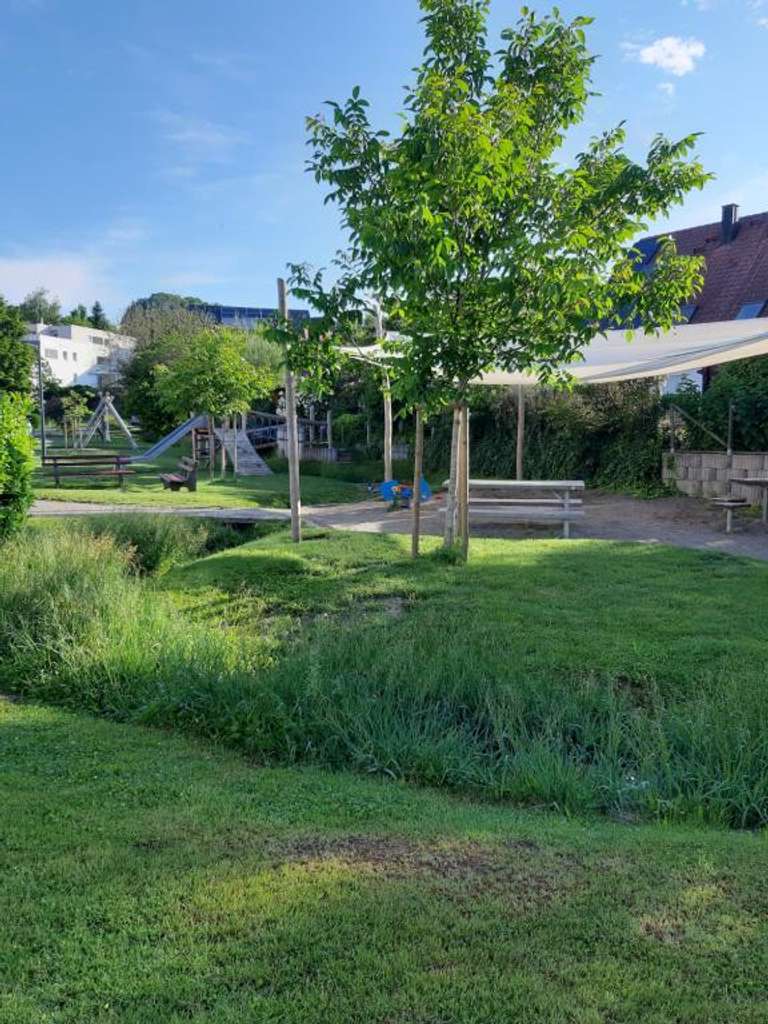 Stilvolle 2-Zimmer-DG-Wohnung mit gehobener Innenausstattung mit Einbauküche in Markdorf