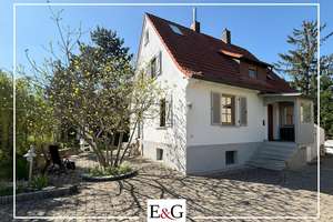 Ein Zuhause zum Verlieben: Gemütliches Einfamilienhaus mit schönem Garten 
