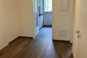 Komplett renovierte 3-Zimmer-Wohnung mit Süd-West-Bakon – Fingerkrautanger 30, 80937 Am Hart, München – Vorschaubild 2