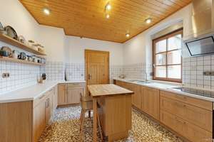 Ein charmantes Familienhaus mit Garten – Charaktervoll, herzlich und zum Wohlfühlen in Elztal/Ritter – Die vollständige Adresse der Immobilie erhältst du vom Anbieter., 74834 Elztal – Vorschaubild 3
