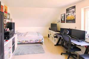 Wohnen in ruhiger Lage -  5-Zimmer-Zuhause mit Garten, Carportstellplatz und 2 Freistellplätzen  – Rhein-Erft-Kreis – Vorschaubild 10