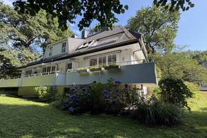 Landhausstil am Niendorfer Gehege! Ruhige 3-Zi.-Maisonette-ETW mit Balkon, Terrasse + TG  – Die vollständige Adresse der Immobilie erhältst du vom Anbieter., 22527 Eidelstedt, Hamburg – Vorschaubild 2