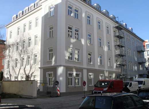 Attraktive 2-Zimmer-Wohnung mit Balkon im generalsanierten denkmalgeschützten Altbau