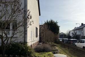 Attraktive Doppelhaushälfte mit Garage und schönem Garten in Eschborn-Niederhöchstädt! – Die vollständige Adresse der Immobilie erhältst du vom Anbieter., 65760 Eschborn – Vorschaubild 3