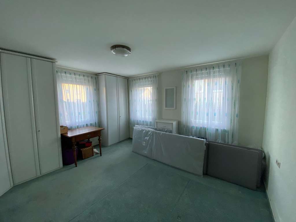 Immobilie in Welzheim - Welzheim: Älteres Haus mit Charme, Doppelgarage und Nebengebäude! - Bild 3