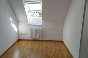 2-Zimmer-Dachgeschosswohnung – Die vollständige Adresse der Immobilie erhältst du vom Anbieter., 38440 Hageberg, Wolfsburg – Vorschaubild 3