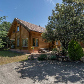 Einfamilienhaus oder freistehende Villa zum Verkauf