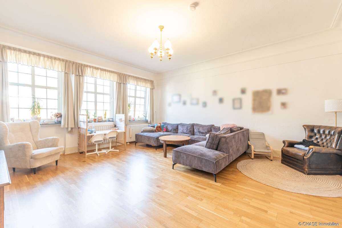 Immobilie in Hessisch Oldendorf - Herrliche Altbau-Stadtvilla als Doppelhaushälfte - Bevorzugtes Wohnen in Hessisch Oldendorf! - Bild 3