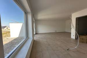 Modernes Reihenmittelhaus mit Garten und Carport in Wörth an der Donau – Zeininger Weg 10, 93086 Wörth an der Donau – Vorschaubild 4