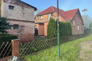 Wohnhaus mit zwei Wohnungen in Schwedt, OT Schönermark – Am Dorfanger 28/31, 16303 Mark Landin – Vorschaubild 2