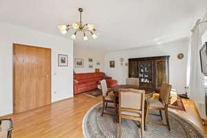 Hell, gepflegt und grün: 3-Zimmer-Wohnung mit großem Balkon, Garage und Gartennutzung – Die vollständige Adresse der Immobilie erhältst du vom Anbieter., 90409 Schleifweg, Nürnberg – Vorschaubild 9