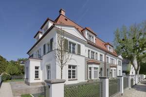CHARMANTES TRAUMHAUS IN RUHIGER BESTLAGE!