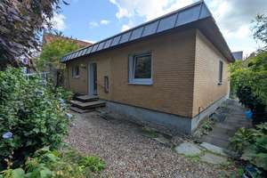 Bungalow mit Süd-Terrasse in Toplage von Ahrensburg – Sackgasse, nur 300 m ins Zentrum – Schulstraße 18a, 22926 Ahrensburg – Vorschaubild 2
