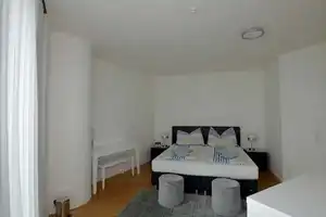 Stilvolle 2-Zimmer-Wohnung mit EBK in Magdeburg – Freiherr-vom-Stein-Straße 42, 39108 Magdeburg – Vorschaubild 3
