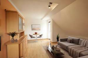 Elbnahe Wohnung 
mit Süd-Balkon und KFZ-Stellplatz – 1279 Tolkewitz/Seidnitz-Nord, Dresden – Vorschaubild 9