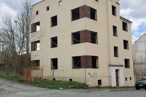 Geräumiges, günstiges 12-Raum-Mehrfamilienhaus in Oelsnitz Vogtland Oelsnitz/Vogtland – Die vollständige Adresse der Immobilie erhältst du vom Anbieter., 8606 Oelsnitz/Vogtland – Vorschaubild 2