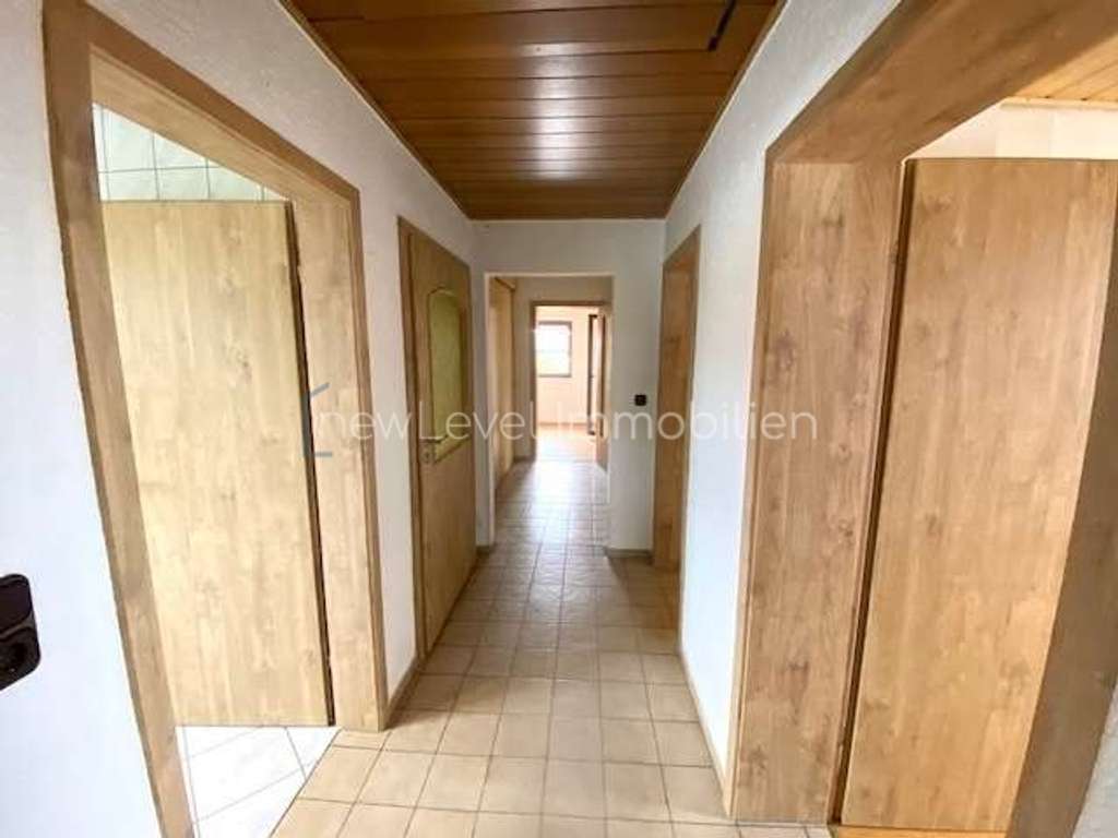 Immobilie in Mariaposching - Super Preis und sofort frei! Großes, teilrenoviertes ZFH mit gr. Garage, Garten, Erbpacht-Grundstück - Bild 4