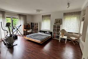 Große Wohnung in Erlenstegen: 4-Zimmer-Wohnung mit Dachterrasse