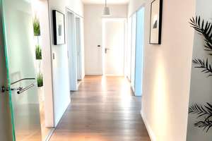 Top modernisiert, gehobene 6-Zimmer-Wohnung/Bürofläche, teilbar, mit EBK in Bestlage von Laim