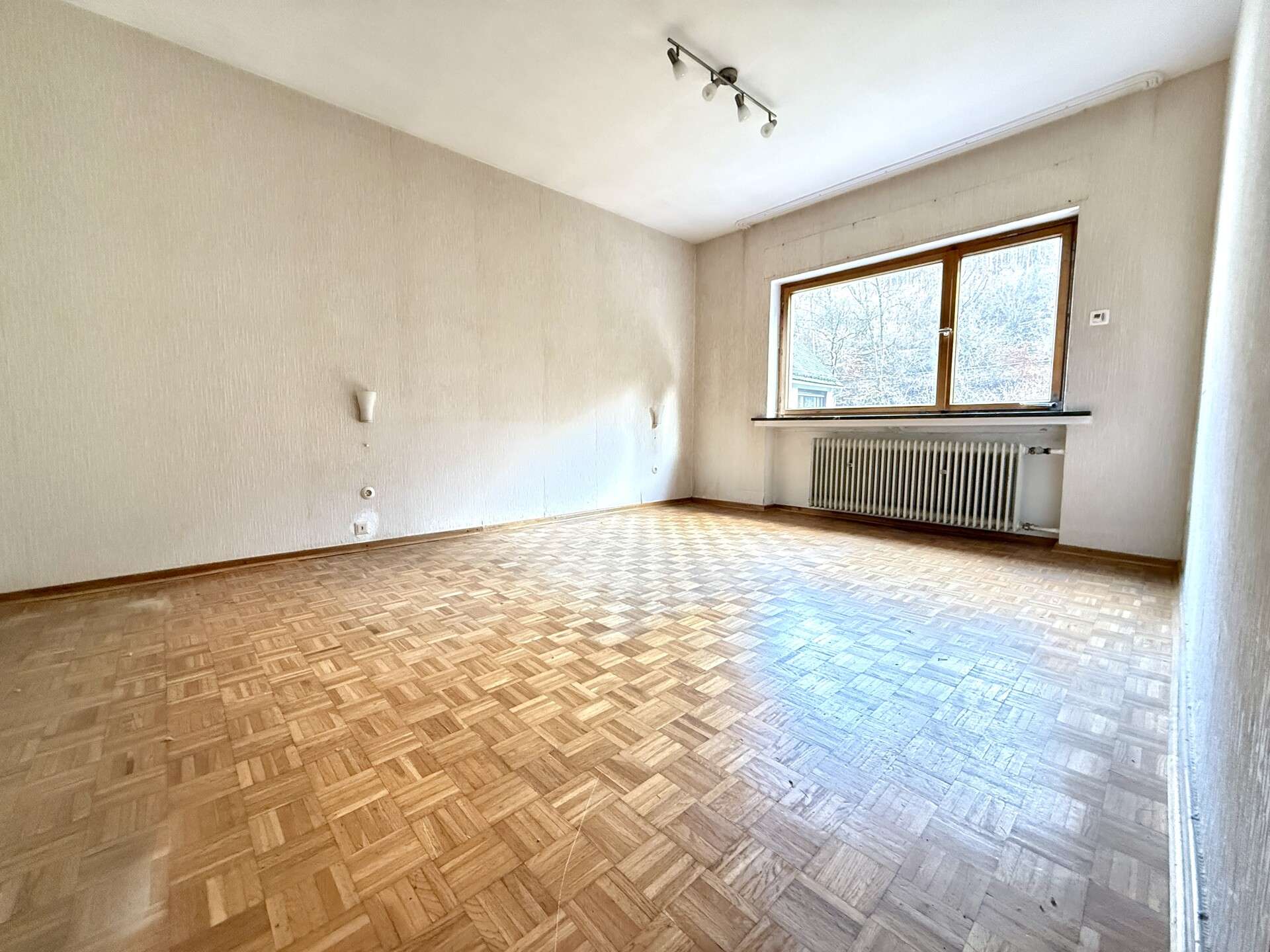 Immobilie in Daaden - Einfamilienhaus zum Verwirklichen in familienfreundlicher Umgebung! - Bild 3