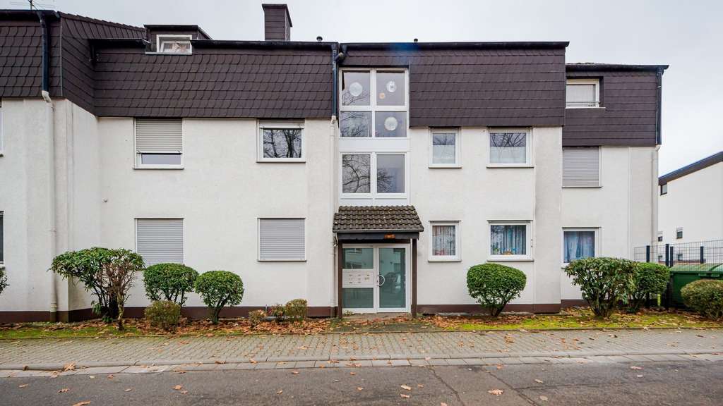 Immobilie in Heusenstamm - Heusenstamm: Langfristig vermietete 2-Zimmer-Dachgeschosswohnung in zentraler Lage  - Bild 2