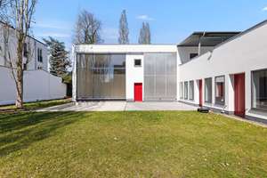 Exklusive Designervilla! Klare Linien, absolut ruhige Lage und große TG! – Die vollständige Adresse der Immobilie erhältst du vom Anbieter., 93049 Westenviertel, Regensburg – Vorschaubild 1