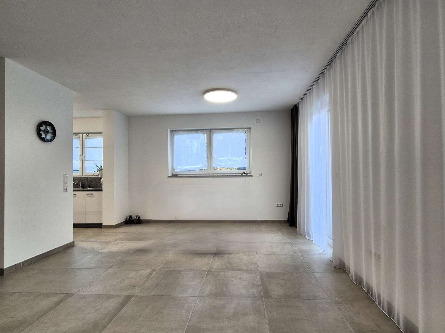 Immobilie in Bühlertann - Neuwertige Doppelhaushälfte mit vielen Extras und zwei Bädern in gesuchter Lage! - Bild 2