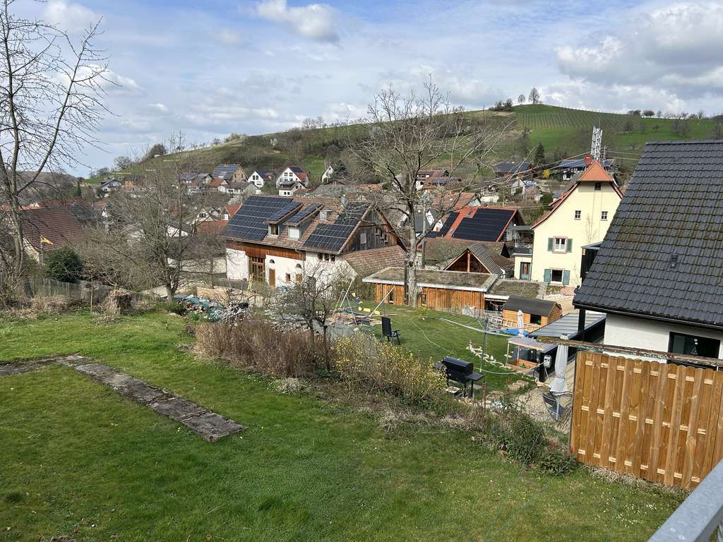 Immobilie in Badenweiler - Renovierungsbedürftiges Haus mit 6 Zimmern in Badenweiler - Bild 4